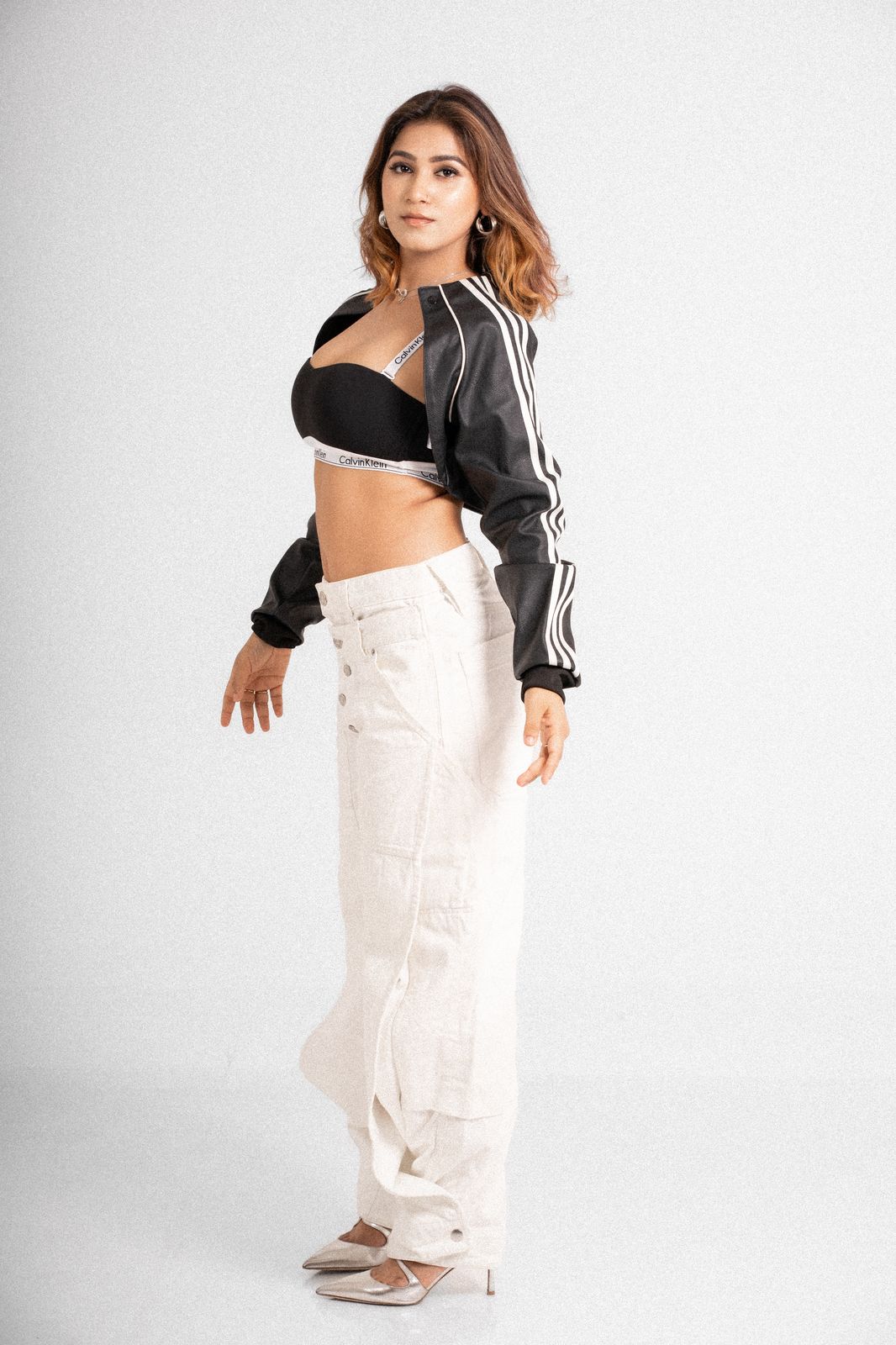 Divya Pandey — sport look, profile
